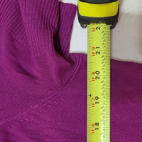 💥3for$12💥 Lane Bryant plum colored ribbed top with ruffled neckline size 18/20 - Picture 3 of 4